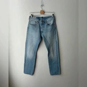 Levi’s 501 men’s straight  leg jeans light wash